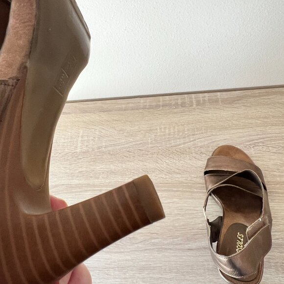 Aerosoles Strappy Sandals Heeled Shoes - Size 8 - Bronze Gold - Picture 6 of 8